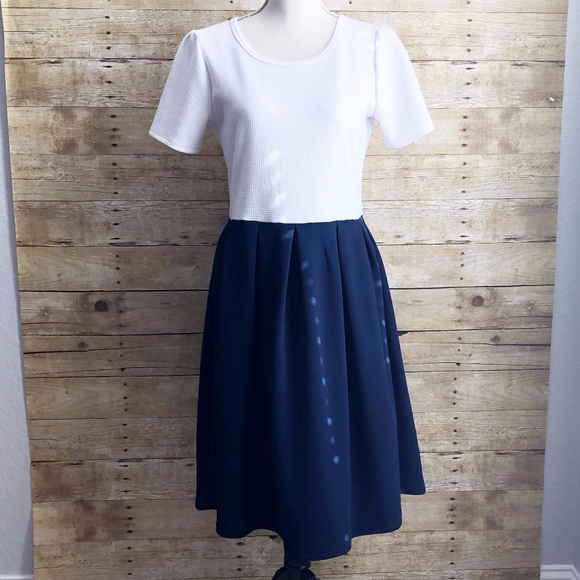 LuLaRoe Dresses & Skirts - LULAROE | AMELIA | EUC | LARGE | LuLaRoe Dresses & Skirts - LULAROE | AMELIA | EUC | LARGE |